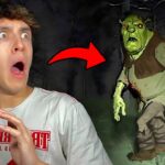 Dónde vive Shrek: descubre el hogar del famoso ogro verde en una imagen nocturna con un joven asustado junto a una versión siniestra del ogro