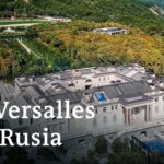 Vista aérea de un imponente palacio costero rodeado de jardines y bosques; Descubre dónde vive Putin: secretos del Kremlin y su lujo oculto