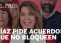 Mujer sonriente hablando frente a un micrófono en un acto público con un titular editorial visible sobre acuerdos que no bloqueen.