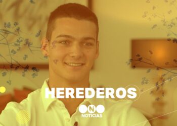 Joven sonriente en diseño amarillo con el título HEREDEROS, imagen ideal para noticias sobre historia familiar