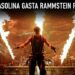 Banda en escena con pirotecnia intensa y montaje industrial, planteando Cuánto cobra Rammstein por concierto: descubre cifras impactantes
