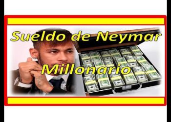 IETR993aYWU retrato de un jugador de fútbol pensativo y un maletín lleno de billetes