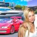Dónde vive el cantante famoso: descubre su lujosa mansión en Miami con yate, coche deportivo rojo y pareja frente a la vivienda