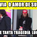 Collage de tres fotos que muestra a un actor famoso besando a una mujer en la alfombra roja, una imagen espontánea sentado con gorra y un retrato sonriente que sugiere historias de pareja y vida amorosa.