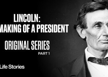 Retrato en blanco y negro junto a texto promocional de serie; Descubre la fascinante familia de este presidente histórico y sus secretos