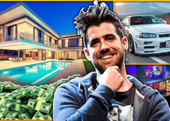 Hombre sonriente frente a una mansión con piscina, montones de dinero, coche deportivo y estudio gamer, descubre cuánto dinero tiene realmente