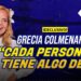 Actriz rubia sonriente en entrevista televisiva sobre su vida actual y nuevos proyectos
