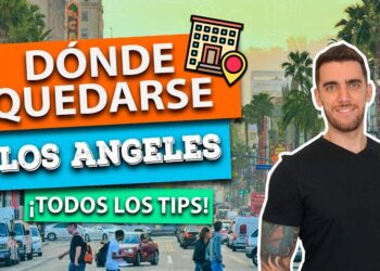 Descubre cómo disfrutar de un verano interminable con el nuevo especial de viajes de HELLO! Imagen de una calle de Los Ángeles con palmeras, tráfico urbano y un presentador señalando opciones sobre dónde quedarse y consejos de alojamiento.