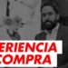 Hombre con traje y barba sosteniendo billetes junto al rótulo 'EXPERIENCIA DE COMPRA' — ASOS: Descubre de dónde es y su impacto en la moda global