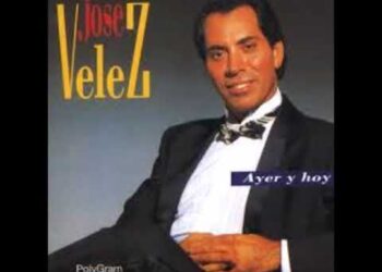 Portada de álbum con retrato de un cantante en traje formal y corbatín, fondo sobrio y el título 'Ayer y hoy', que invita a preguntarse ¿qué fue del famoso cantante? La historia detrás del intérprete.