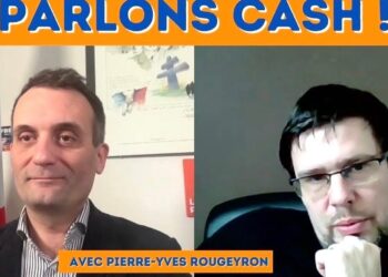 Dos hombres en videollamada con un encabezado naranja y un pie de foto, ¿Qué fue de Silke? La actriz que encontró su felicidad lejos del cine