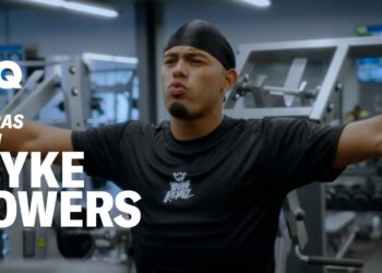 Hombre en gimnasio con texto editorial sobre su residencia y estilo de vida: Dónde vive el artista, descubre su lujosa mansión y más secretos