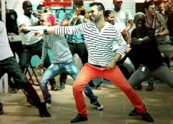 Bailarines urbanos en una escena festiva y sincronizada, Cuántos hijos tiene Juan Guillermo Cuadrado: descubre su familia