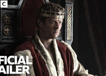 Hombre con corona sentado en un trono medieval, vestido con capa de piel y mirada seria; Los espectadores de King and Conqueror estallan contra un aspecto ‘molesto’ de la nueva serie histórica que está dando de qué hablar