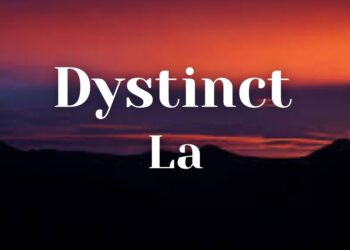 Cartel sobre un atardecer con texto 'Dystinct La' en primer plano, Lucero: Descubre con quién está casada y su vida amorosa actual.