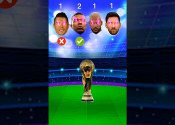 Montaje en estadio nocturno con un trofeo dorado en el centro y cuatro rostros flotantes de futbolistas con efectos luminosos en los ojos