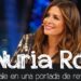 Descubre dónde vive Nuria Roca: su hogar soñado en Madrid 19 Descubre dónde vive esta presentadora: su hogar soñado en Madrid, retrato de una mujer sonriente en un plató de televisión con gráficos promocionales.
