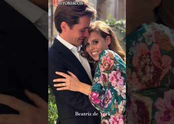 Descubre cómo el look de bautizo de la princesa Beatriz redefine el estilo de las chaquetas de doble botonadura