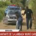 Escena de reportaje policial en camino rural con titular sobre la noticia y la pregunta ¿Qué fue de Kaoma? La historia detrás de la famosa Lambada