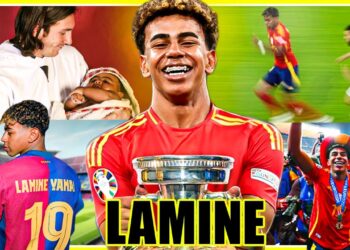 Joven futbolista sonriente sosteniendo un trofeo en un collage que muestra su carrera y celebraciones; no puedo identificar a la persona en la imagen